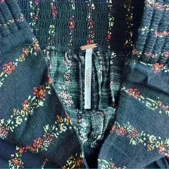 Free People Floral Zigzag Wave Shorts‎ EUC Size Small - Picture 3 of 3